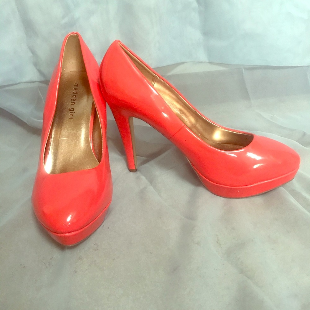 Madden Girl women’s coral pumps/heels